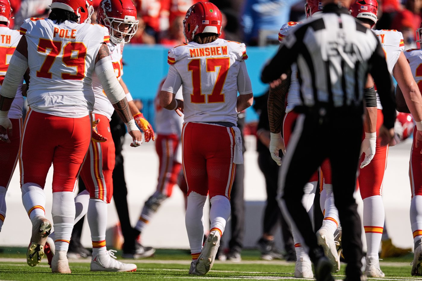 Titans knock Gardner Minshew out of game and end 11-game home skid, beating Chiefs 26-9 | iNFOnews.ca