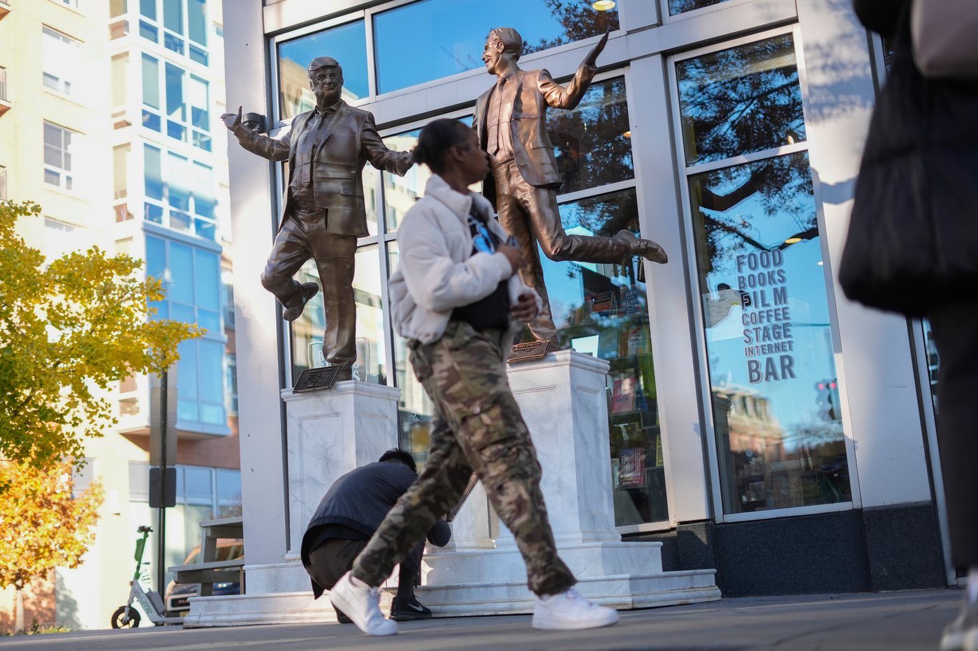 At Trump’s urging, Bondi says US will investigate Epstein’s ties to Clinton and other political foes | iNFOnews.ca At Trump’s urging, Bondi says US will investigate Epstein’s ties to Clinton and other political foes | iNFOnews.ca