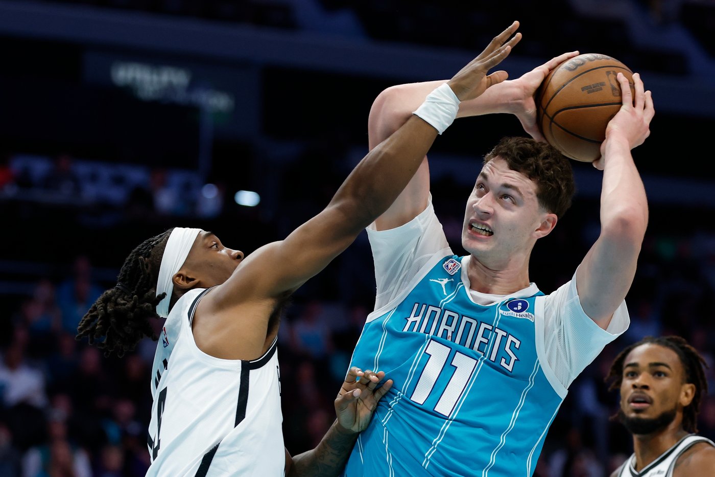 Brandon Miller scores 25 in return as Hornets beat Nets 136-117 in season opener | iNFOnews.ca Brandon Miller scores 25 in return as Hornets beat Nets 136-117 in season opener | iNFOnews.ca