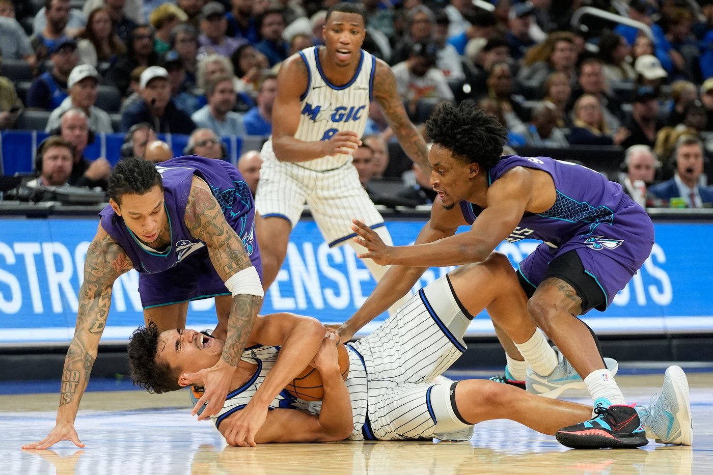 Hornets beat Magic 120-105 after rookie Kon Knueppel injures ankle in first half | iNFOnews.ca