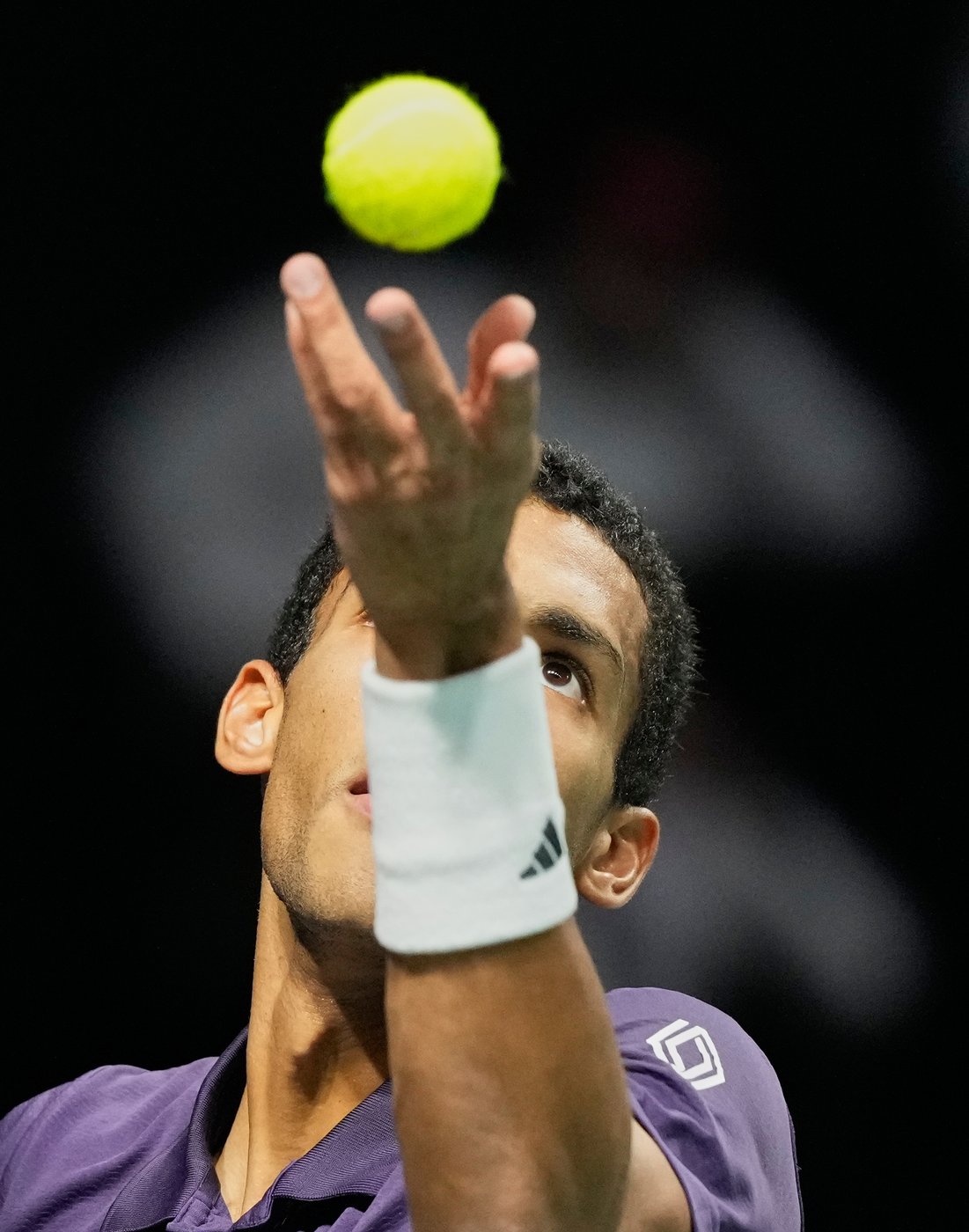 Canada's Auger-Aliassime rallies past Altmaier to reach Paris Masters quarterfinals | iNFOnews.ca Canada's Auger-Aliassime rallies past Altmaier to reach Paris Masters quarterfinals | iNFOnews.ca