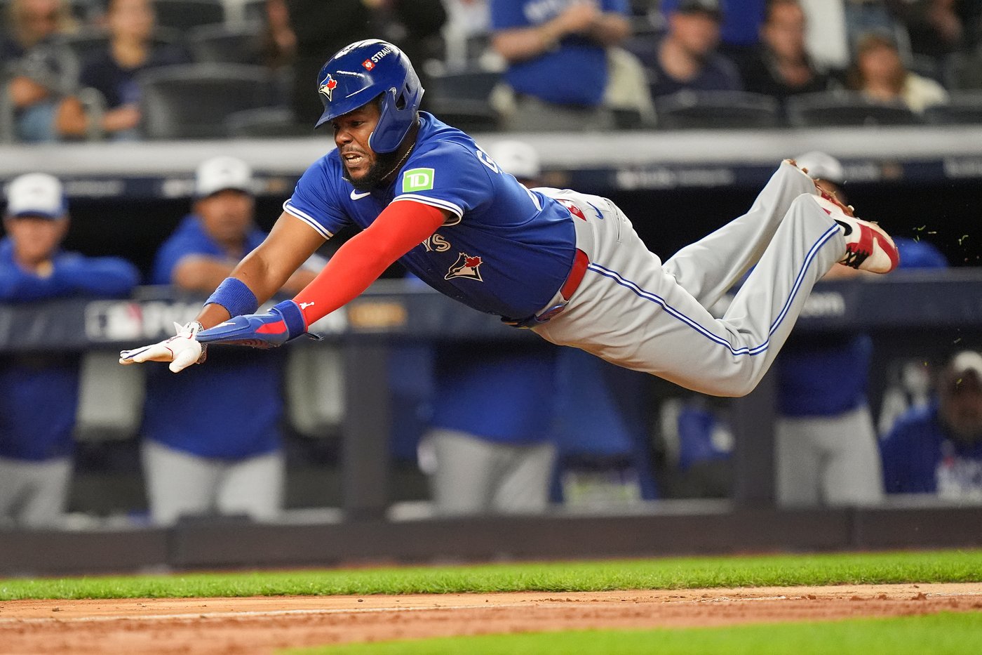 Photo Gallery: Yankees beat Blue Jays 9-6 in Game 3 | iNFOnews.ca