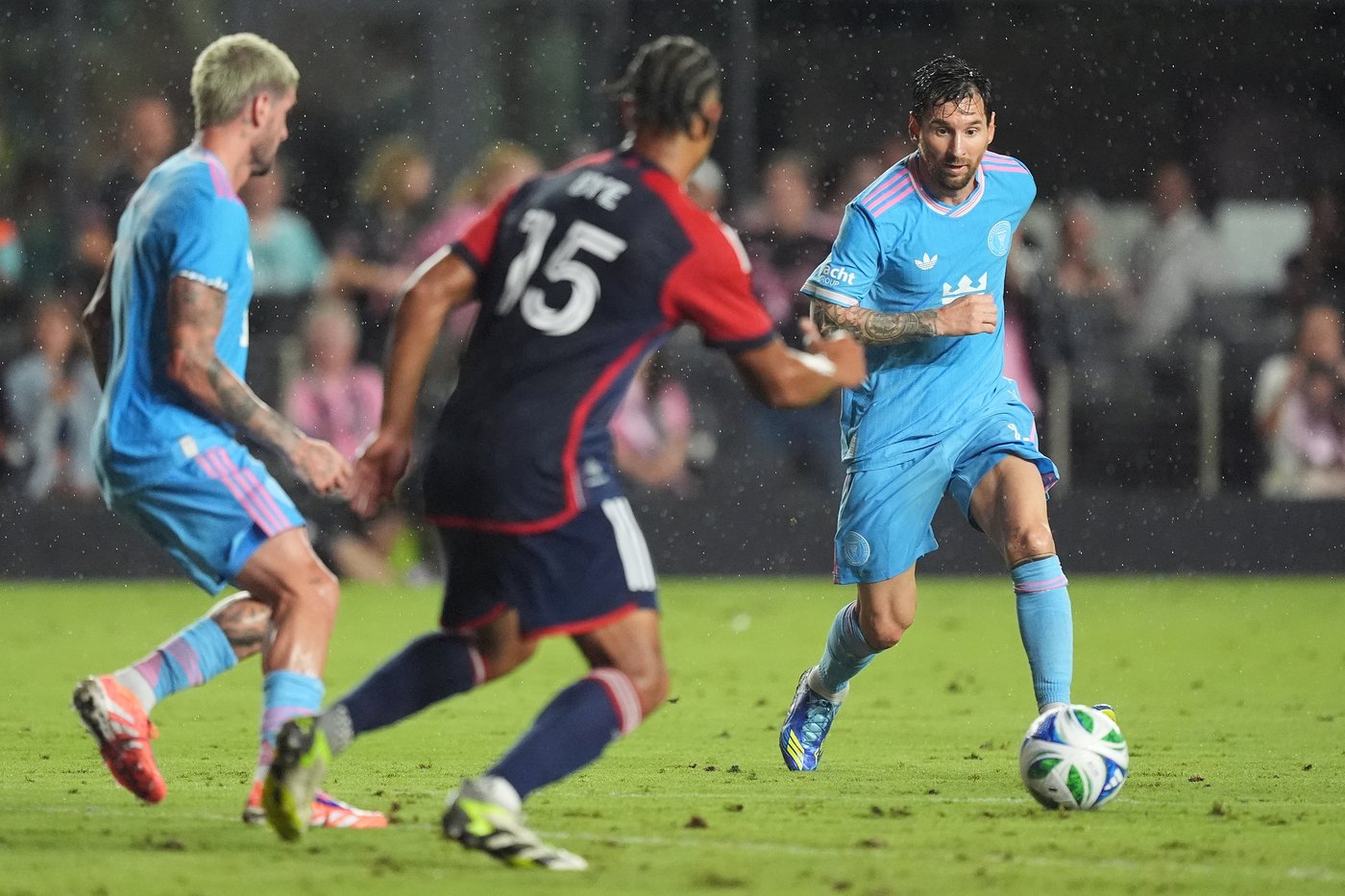 Allende, Alba and Messi help Miami beat Revolution 4-1 | iNFOnews.ca