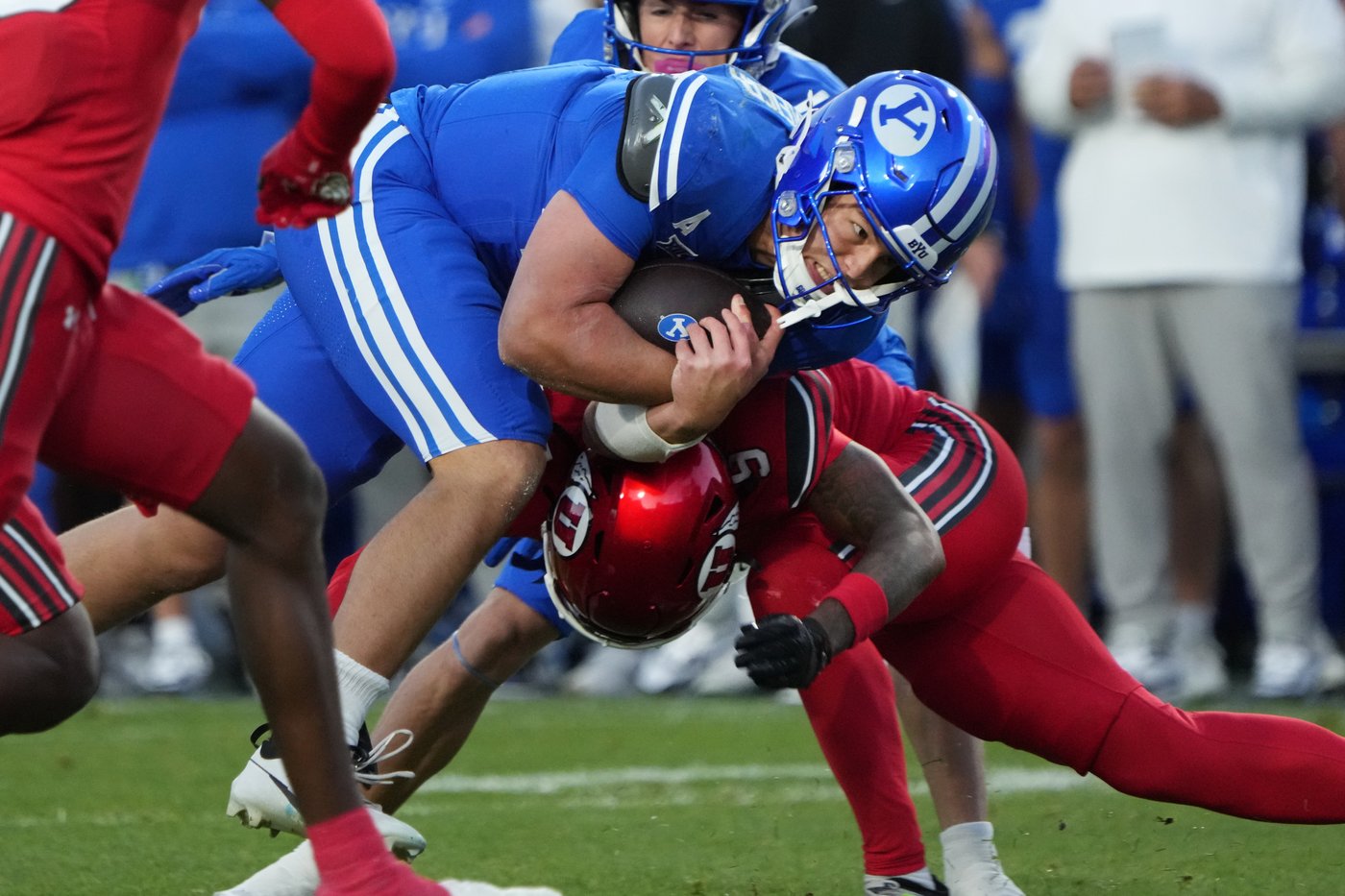 No. 15 BYU edges No. 23 Utah 24-21 for third straight Holy War victory | iNFOnews.ca No. 15 BYU edges No. 23 Utah 24-21 for third straight Holy War victory | iNFOnews.ca