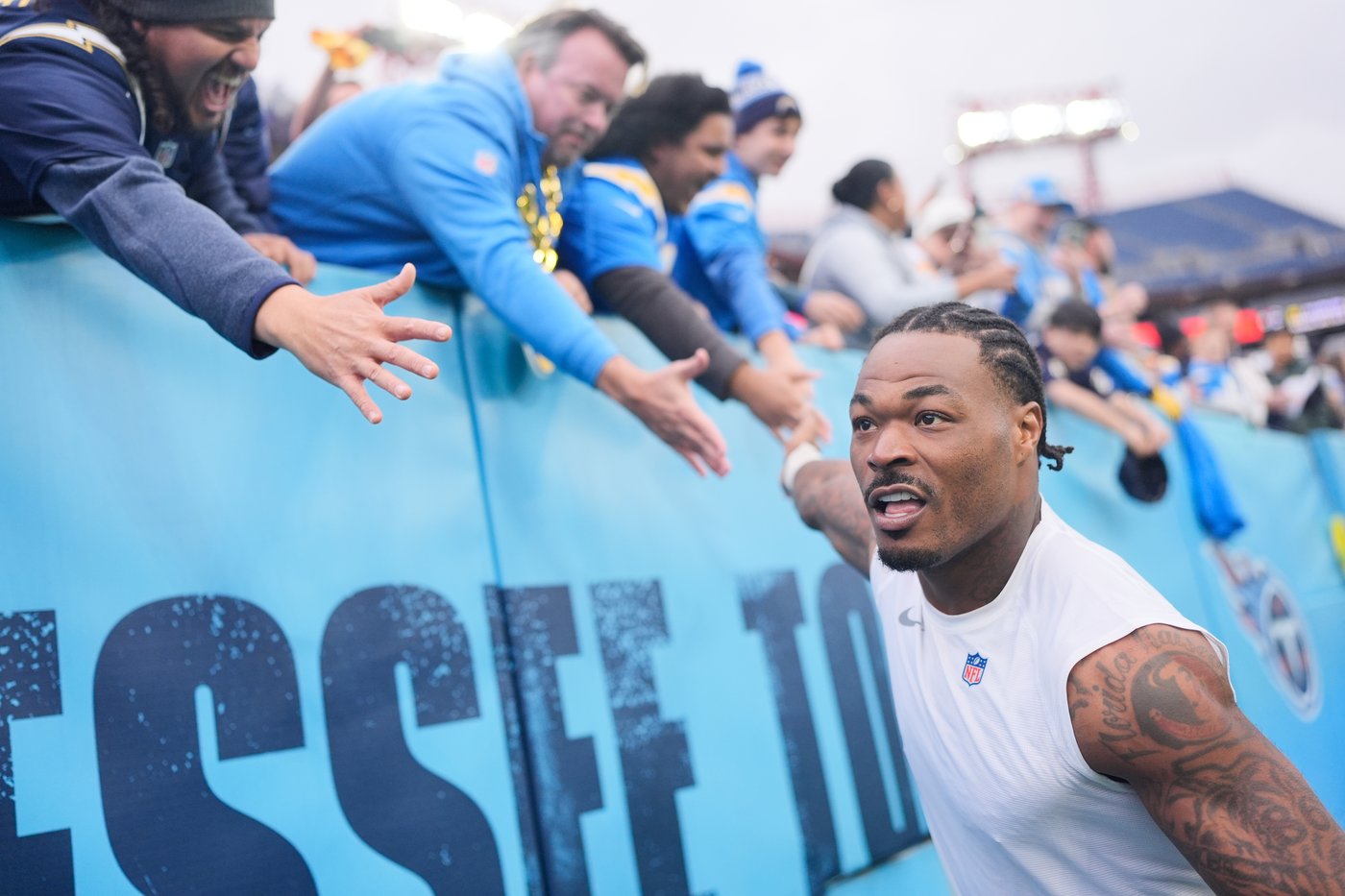 Chargers trying to figure out offensive line on the fly ahead of stiff test from Steelers | iNFOnews.ca Chargers trying to figure out offensive line on the fly ahead of stiff test from Steelers | iNFOnews.ca