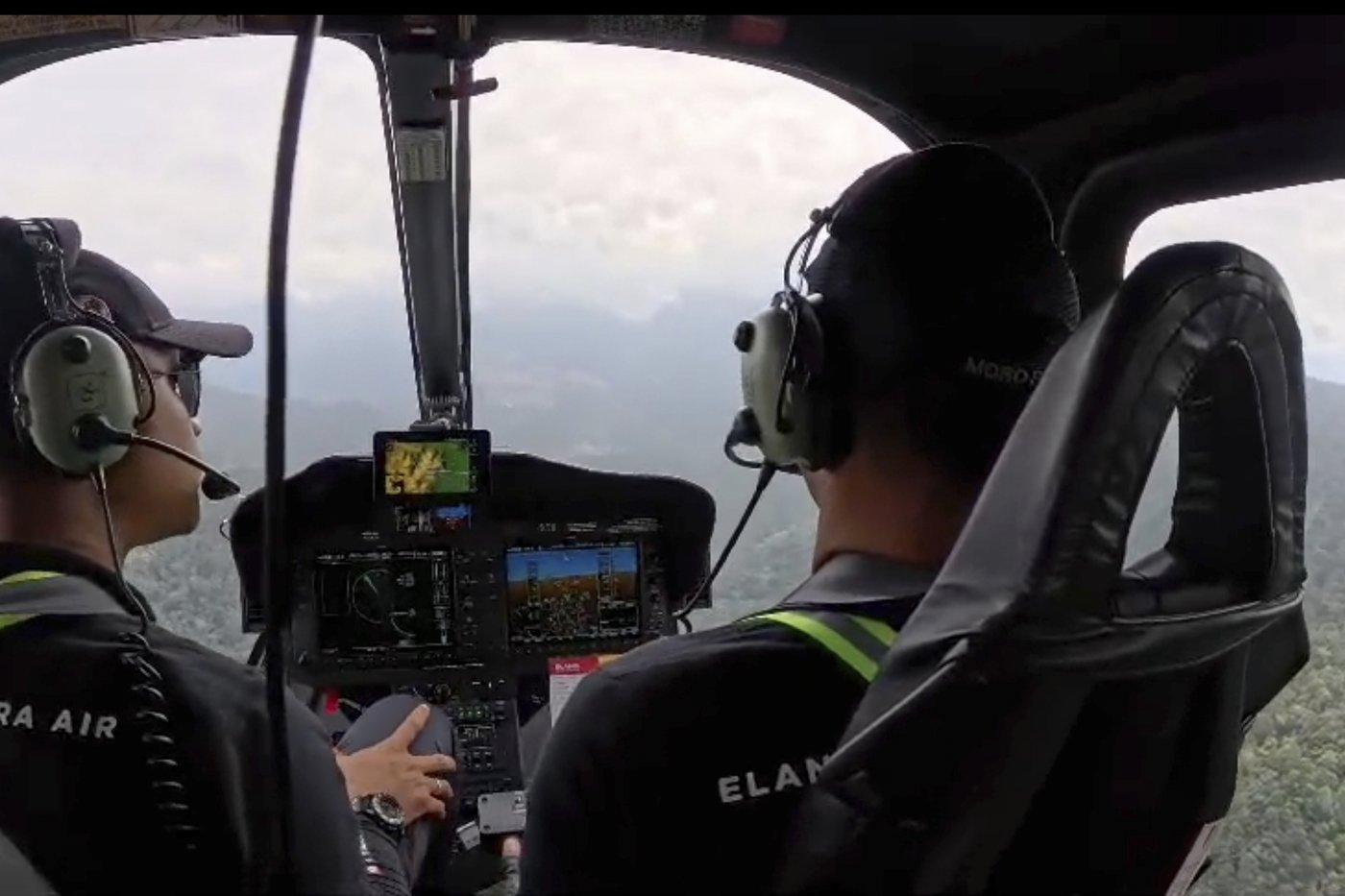 Indonesian rescuers find helicopter crash site on Borneo and recover 1 body so far | iNFOnews.ca Indonesian rescuers find helicopter crash site on Borneo and recover 1 body so far | iNFOnews.ca