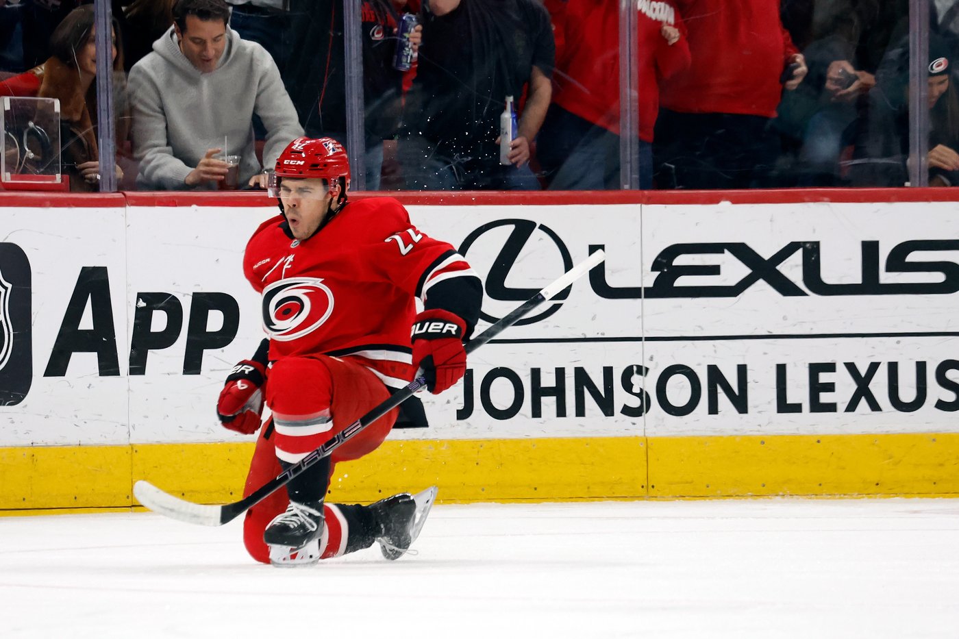 Jordan Staal's 2 assists lead Hurricanes to 3-2 win over Kraken | iNFOnews.ca