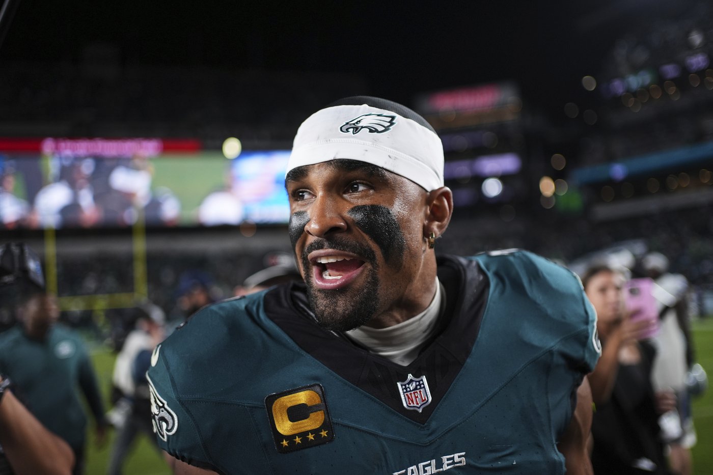 Jalen Carter shames Super Bowl champion Eagles by spitting on Dak Prescott. What happens next? | iNFOnews.ca