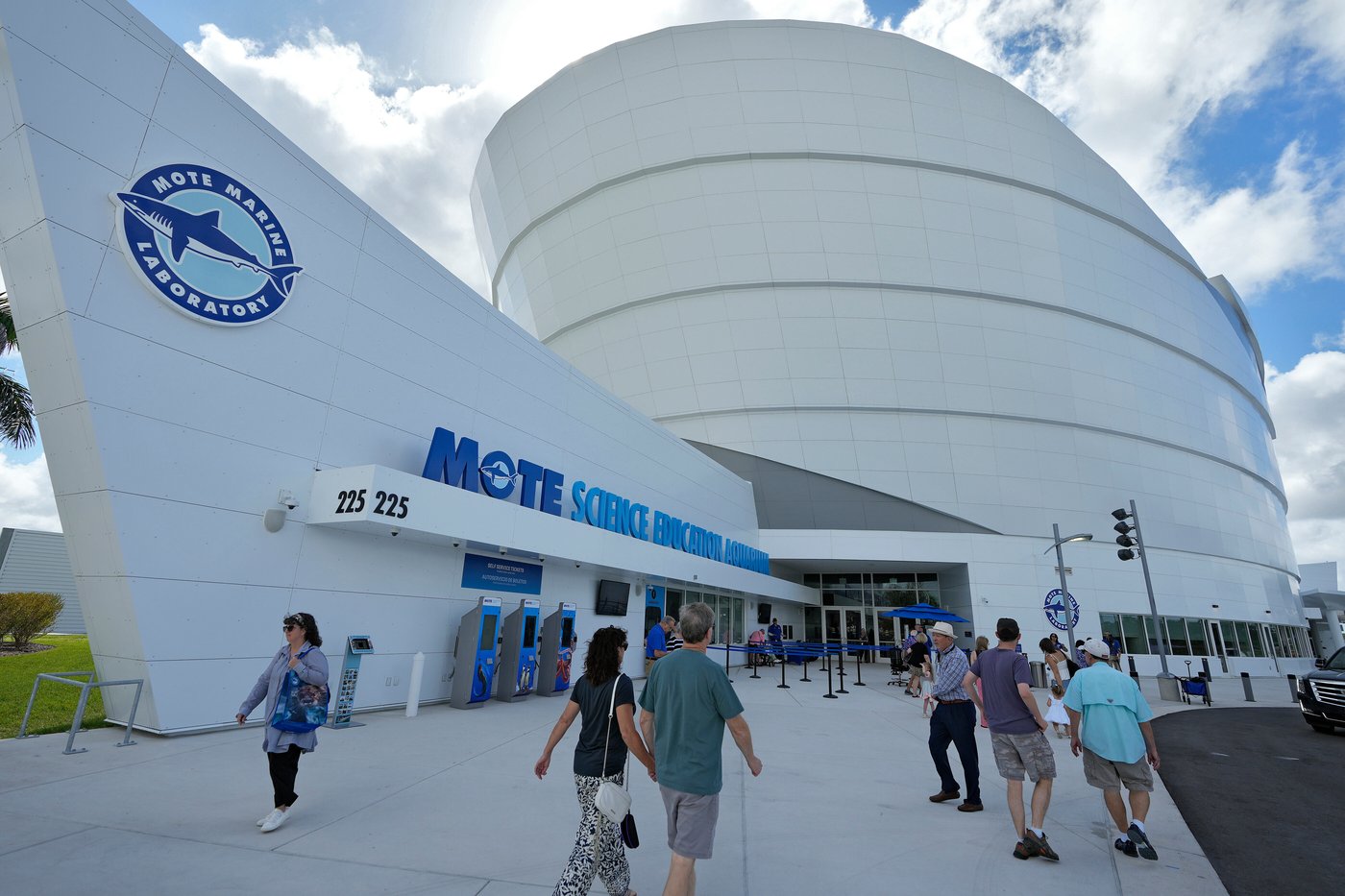 Florida's Mote Marine Laboratory relocates hundreds of marine animals to new $130M facility | iNFOnews.ca