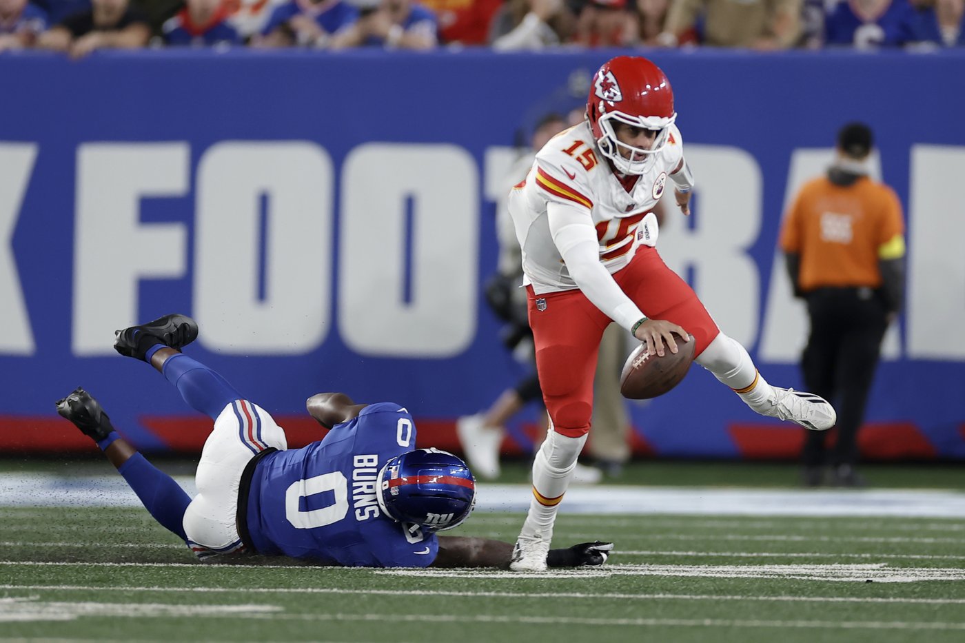 Patrick Mahomes and the Chiefs beat the Giants 22-9 for their first win this season | iNFOnews.ca Patrick Mahomes and the Chiefs beat the Giants 22-9 for their first win this season | iNFOnews.ca