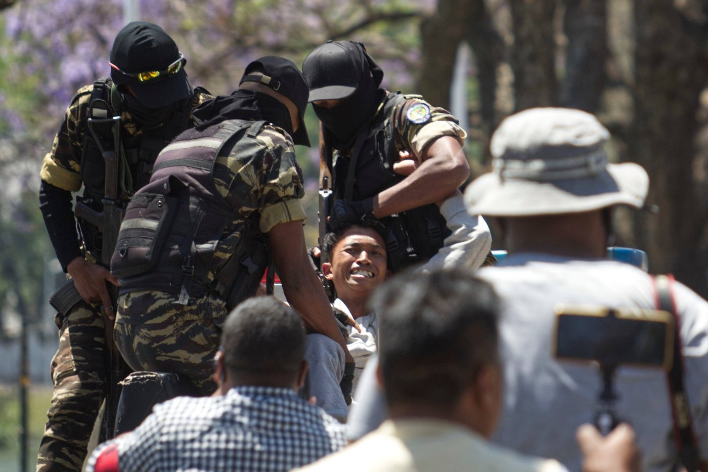 Madagascar's Gen Z protesters clash with police as they call for president to step down | iNFOnews.ca Madagascar's Gen Z protesters clash with police as they call for president to step down | iNFOnews.ca