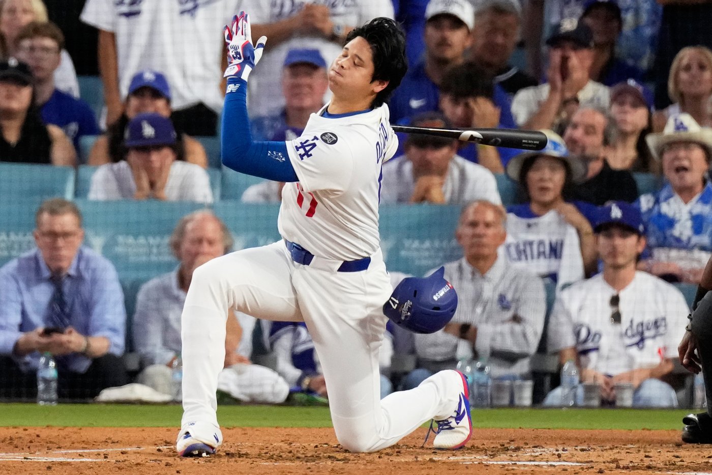 Dodgers shuffle their slumping lineup for World Series Game 5, and it doesn't work in Jays' 6-1 win | iNFOnews.ca Dodgers shuffle their slumping lineup for World Series Game 5, and it doesn't work in Jays' 6-1 win | iNFOnews.ca