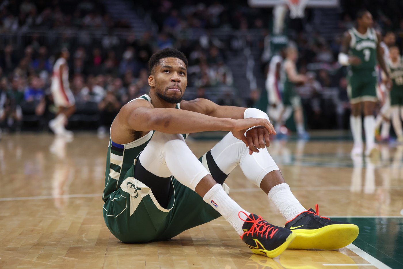 Antetokounmpo undergoes MRI after leaving Bucks' game with Pistons due to right calf strain | iNFOnews.ca Antetokounmpo undergoes MRI after leaving Bucks' game with Pistons due to right calf strain | iNFOnews.ca