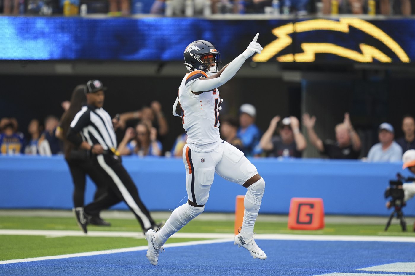 Sean Payton says Bo Nix's overthrows aren't the Broncos' biggest concern | iNFOnews.ca