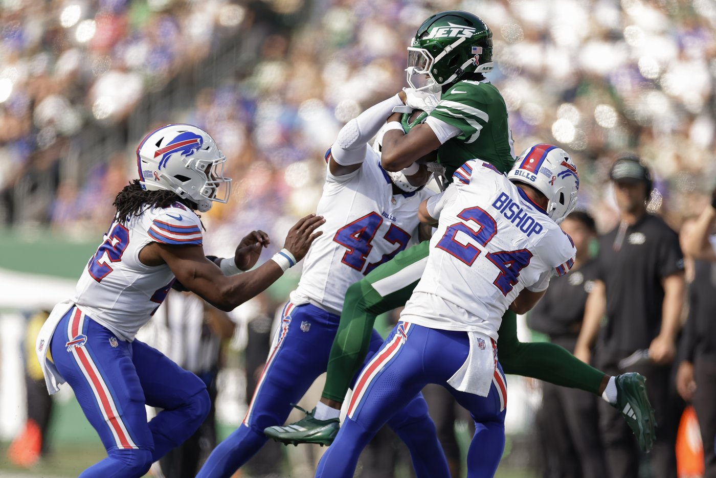 Aaron Glenn insists Jets' confidence isn't shaken despite falling to 0-2 after ugly loss to Bills | iNFOnews.ca