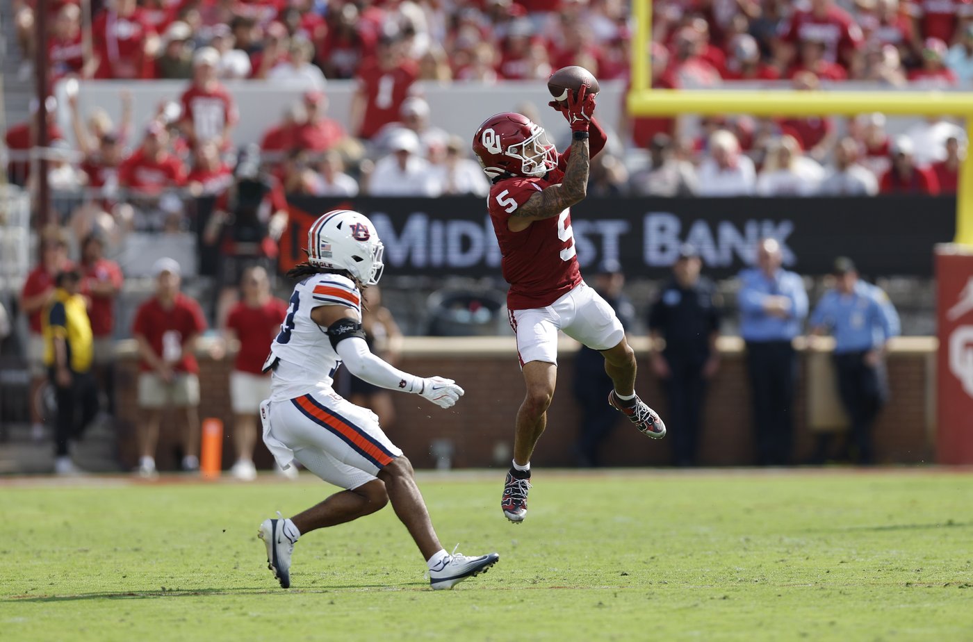No. 11 Oklahoma's record 10 sacks and Mateer's late TD sink No. 22 Auburn and ex-Sooner QB Arnold | iNFOnews.ca No. 11 Oklahoma's record 10 sacks and Mateer's late TD sink No. 22 Auburn and ex-Sooner QB Arnold | iNFOnews.ca