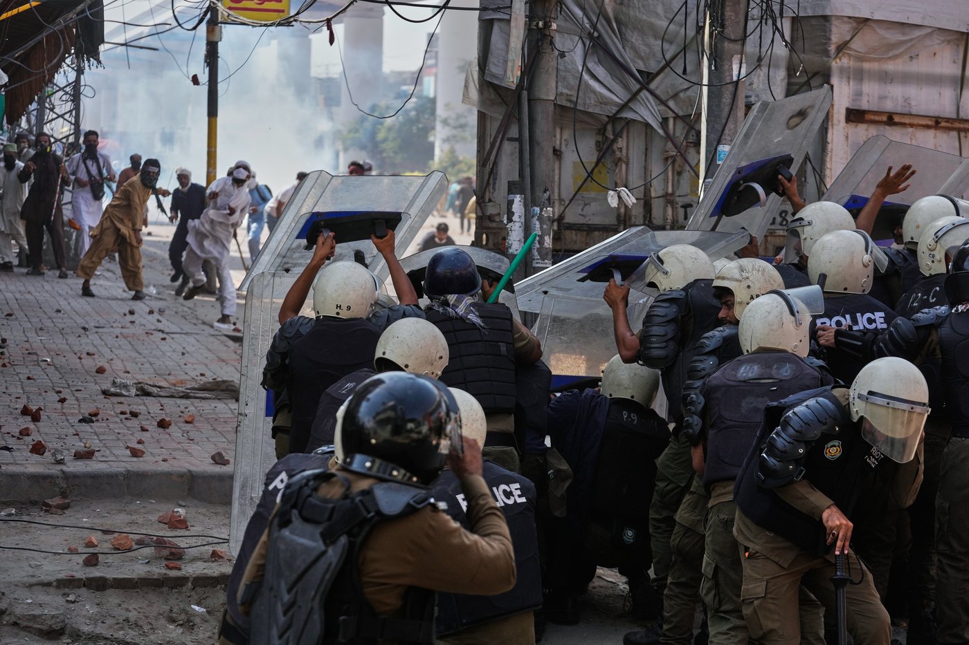 Arrests at pro-Palestinian protest after violence flares in Pakistan's eastern city of Lahore | iNFOnews.ca Arrests at pro-Palestinian protest after violence flares in Pakistan's eastern city of Lahore | iNFOnews.ca