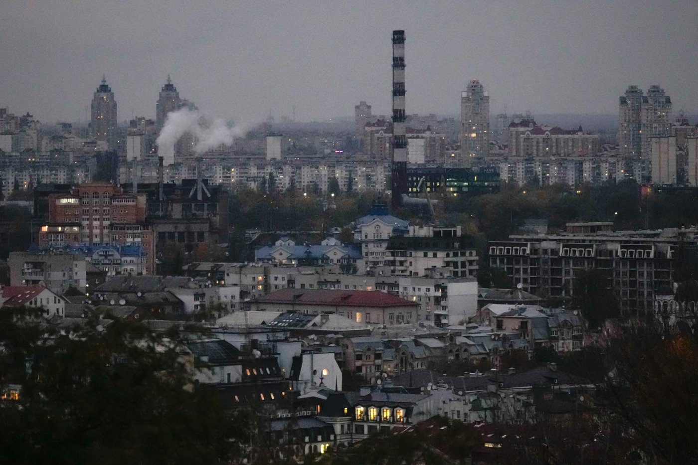 A massive Russian drone and missile attack on Ukraine kills at least 6 people, officials say | iNFOnews.ca A massive Russian drone and missile attack on Ukraine kills at least 6 people, officials say | iNFOnews.ca