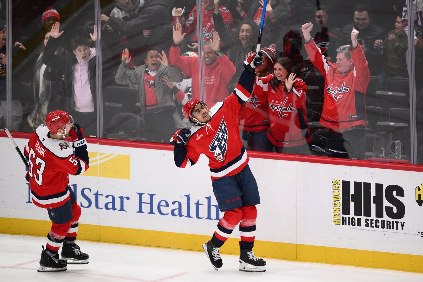 Sourdif scores in OT to give Capitals 4-3 comeback victory over Hurricanes | iNFOnews.ca