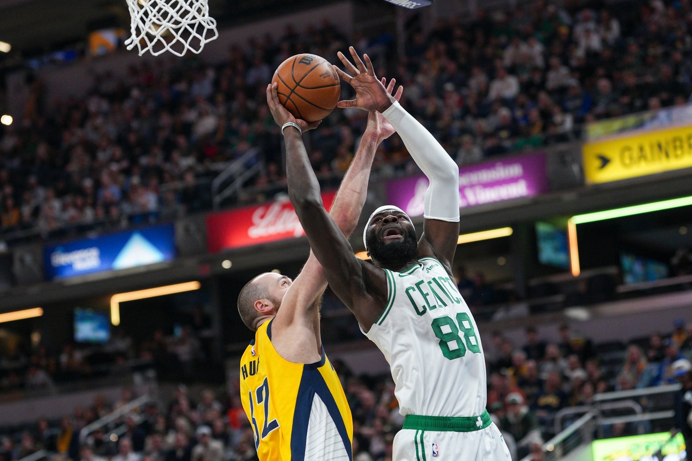 Jaylen Brown scores 30 points and the Celtics make 20 3-pointers to beat the Pacers 140-122 | iNFOnews.ca