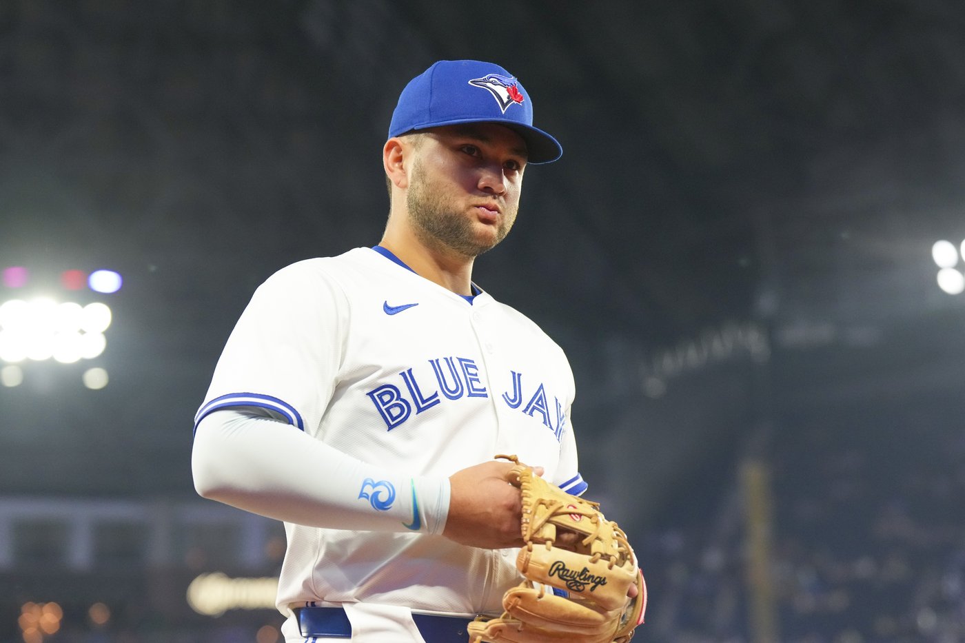 AP sources say star infielder Bo Bichette leaves Toronto for Mets | iNFOnews.ca