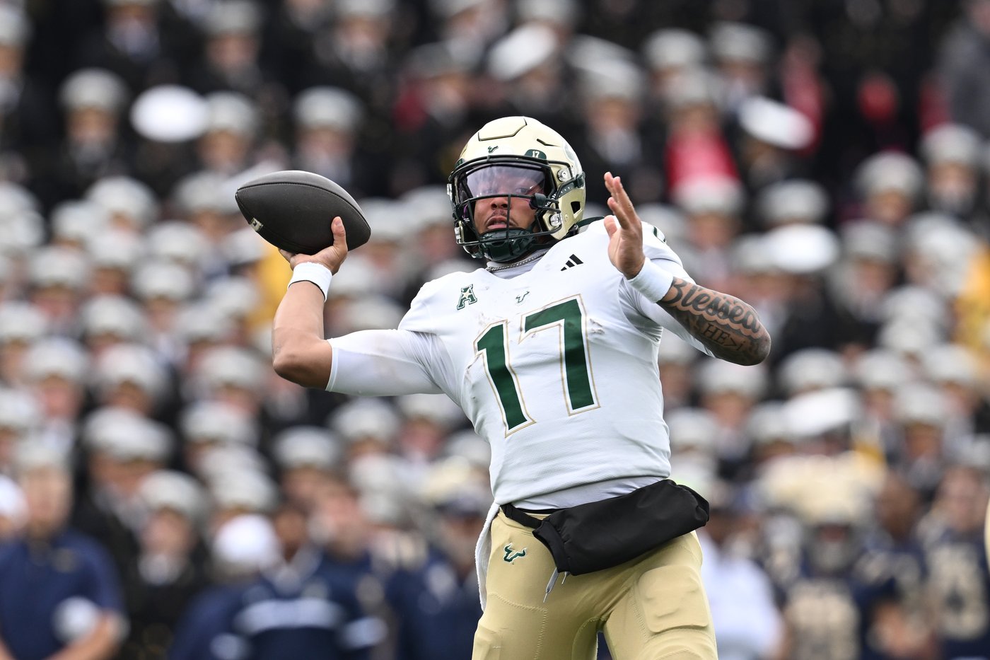 Heidenreich becomes Navy's all-time receiving yards leader as Midshipmen beat No. 25 South Florida | iNFOnews.ca Heidenreich becomes Navy's all-time receiving yards leader as Midshipmen beat No. 25 South Florida | iNFOnews.ca