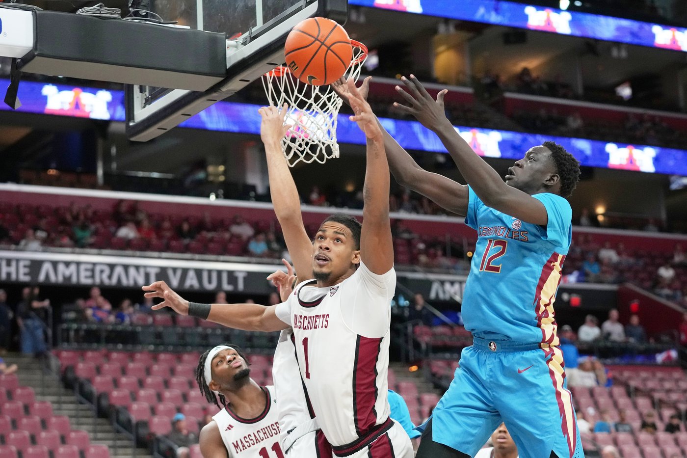Career days from Hankins-Sanford and Parker power UMass over Florida State, 103-95 | iNFOnews.ca Career days from Hankins-Sanford and Parker power UMass over Florida State, 103-95 | iNFOnews.ca