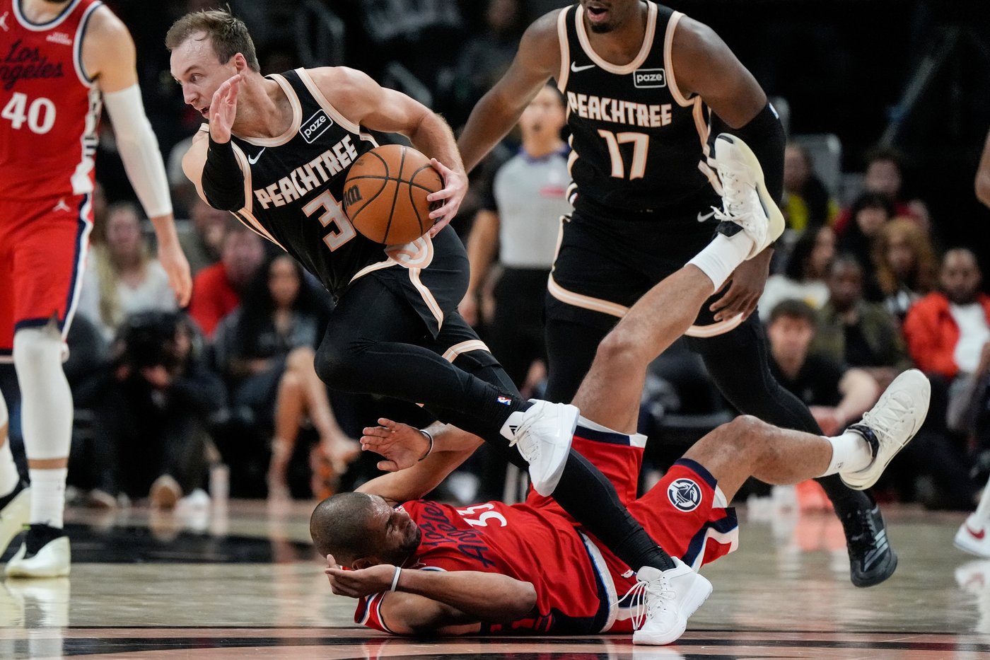 Harden scores 27, Clippers end 5-game skid by beating Hawks after moving on without Paul | iNFOnews.ca