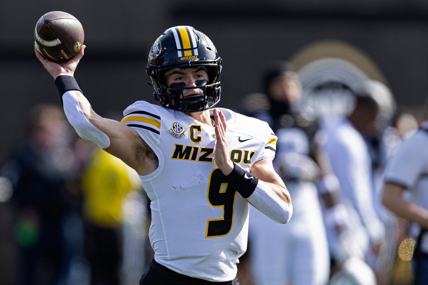 Missouri QB Beau Pribula carted off field with dislocated left ankle against No. 10 Vanderbilt | iNFOnews.ca Missouri QB Beau Pribula carted off field with dislocated left ankle against No. 10 Vanderbilt | iNFOnews.ca