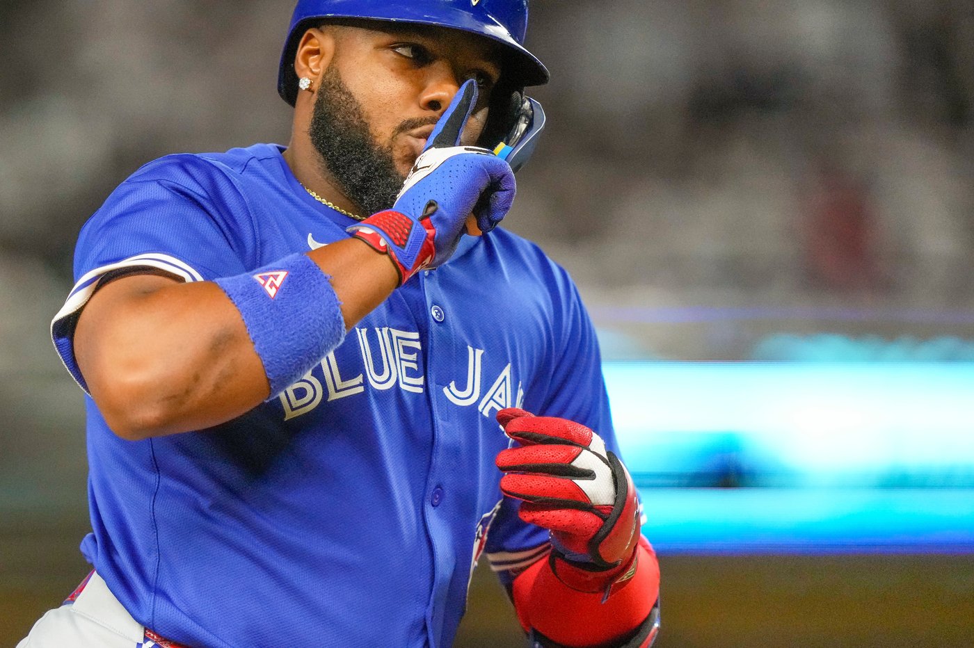 Photo Gallery: Yankees beat Blue Jays 9-6 in Game 3 | iNFOnews.ca
