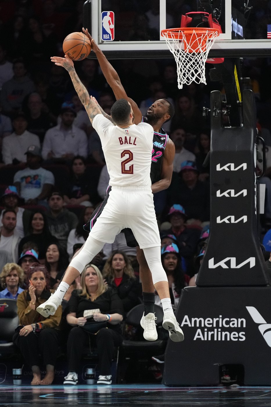 Short-handed Cavs rally to beat Heat 130-116 behind Jarrett Allen's double-double | iNFOnews.ca Short-handed Cavs rally to beat Heat 130-116 behind Jarrett Allen's double-double | iNFOnews.ca