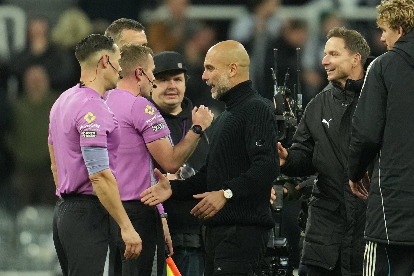 Guardiola apologizes for confronting cameraman after Man City's loss to Newcastle | iNFOnews.ca Guardiola apologizes for confronting cameraman after Man City's loss to Newcastle | iNFOnews.ca