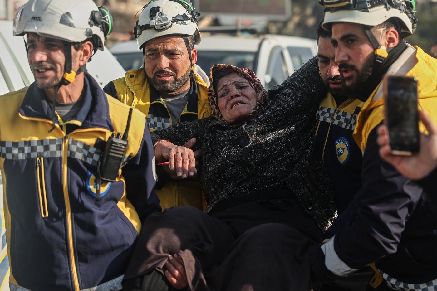 Tens of thousands flee Aleppo neighborhoods as Syrian government clashes with Kurds intensify | iNFOnews.ca