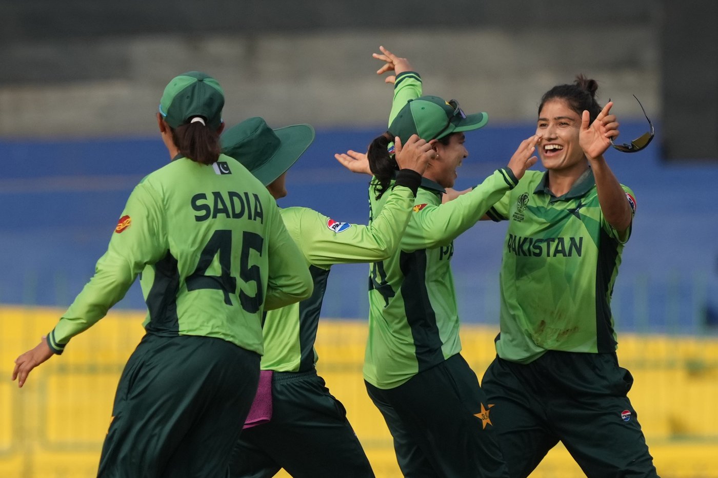 Mooney's memorable 109 earns Australia a big victory over Pakistan at Women’s Cricket World Cup | iNFOnews.ca