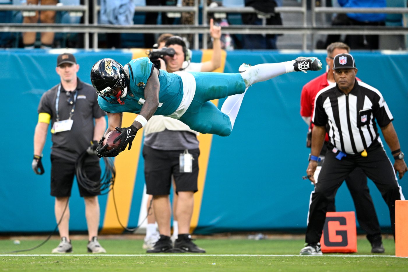 Jaguars' Travis Etienne on a TD tear in what could be his final season in Jacksonville | iNFOnews.ca
