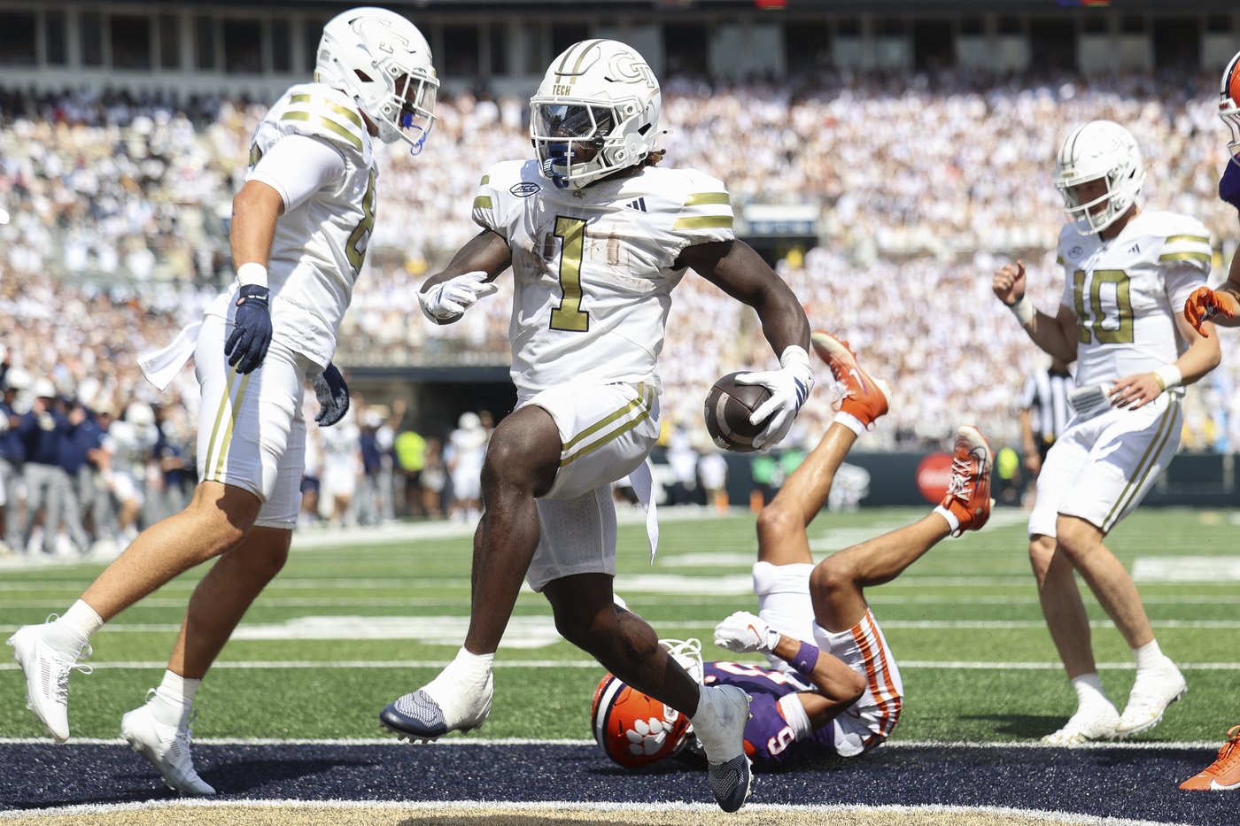 Georgia Tech hits 55-yard FG as time expires to stun No. 12 Clemson 24-21 | iNFOnews.ca Georgia Tech hits 55-yard FG as time expires to stun No. 12 Clemson 24-21 | iNFOnews.ca