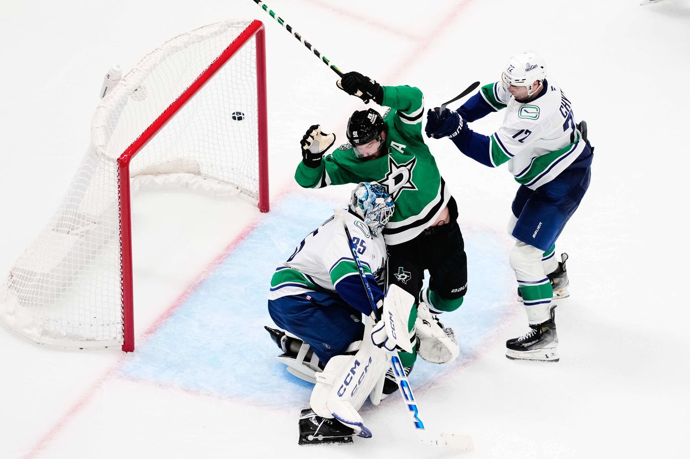 Max Sasson scores last of Vancouver's 3 quick goals, Canucks rally to beat Stars 5-3 | iNFOnews.ca Max Sasson scores last of Vancouver's 3 quick goals, Canucks rally to beat Stars 5-3 | iNFOnews.ca
