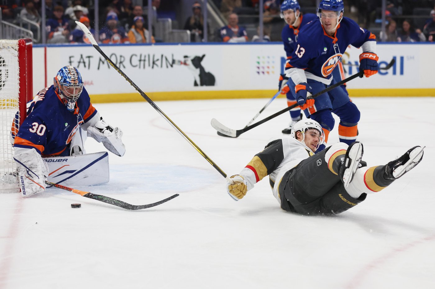 Emil Heineman scores in 4th round of shootout and Islanders beat Golden Knights 5-4 | iNFOnews.ca