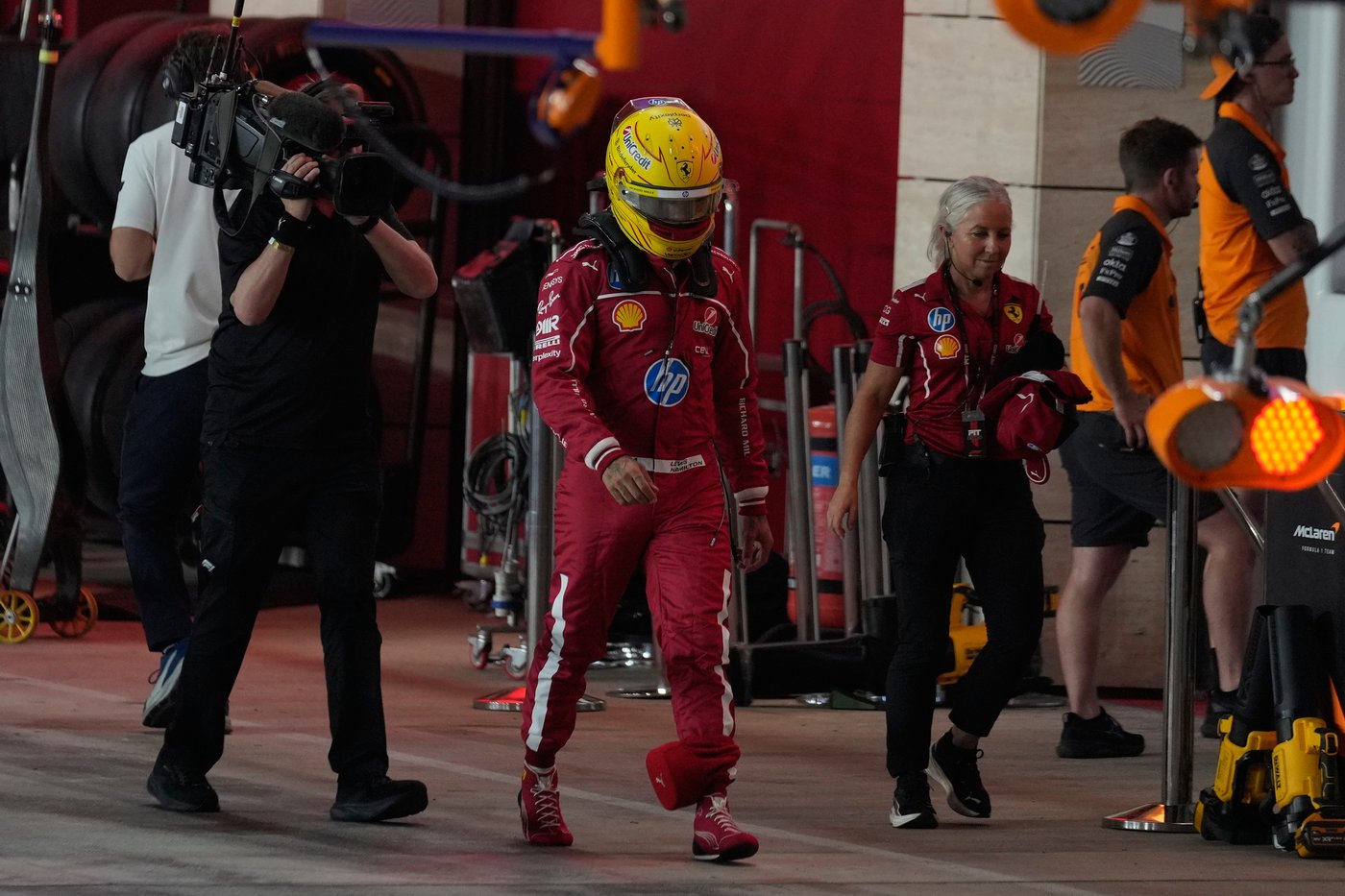 Piastri takes pole for Qatar GP sprint race with Norris third and Verstappen sixth | iNFOnews.ca