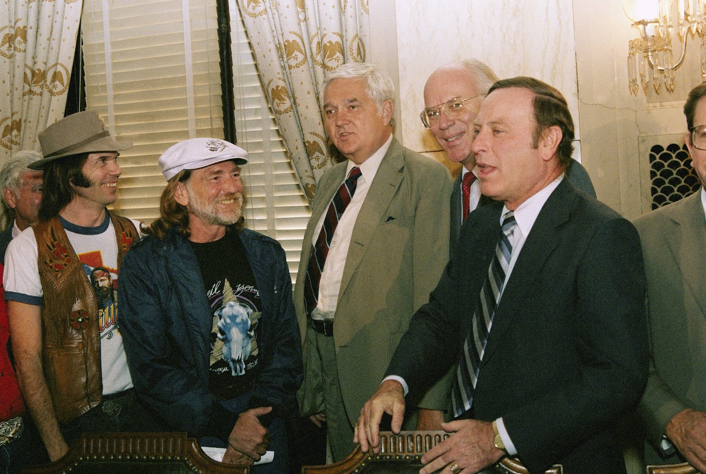 Willie Nelson and Neil Young highlight 40th Farm Aid concert | iNFOnews.ca
