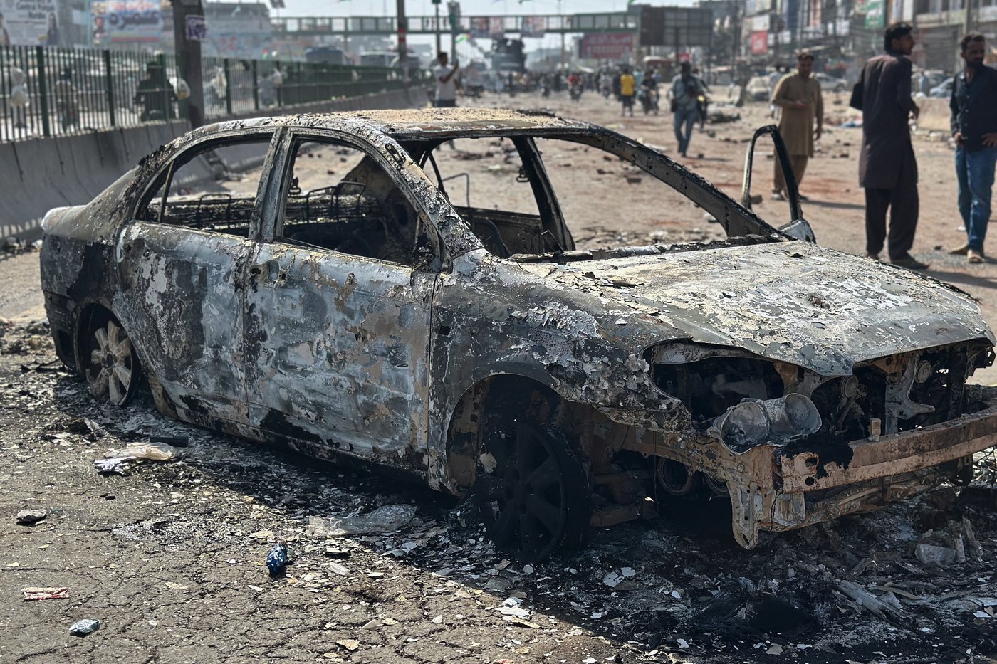 Pakistan police officer among 5 killed as authorities disperse pro-Palestinian march | iNFOnews.ca