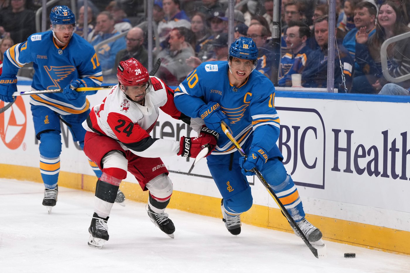 Blues snap 3-game skid with 3-0 win over Hurricanes | iNFOnews.ca