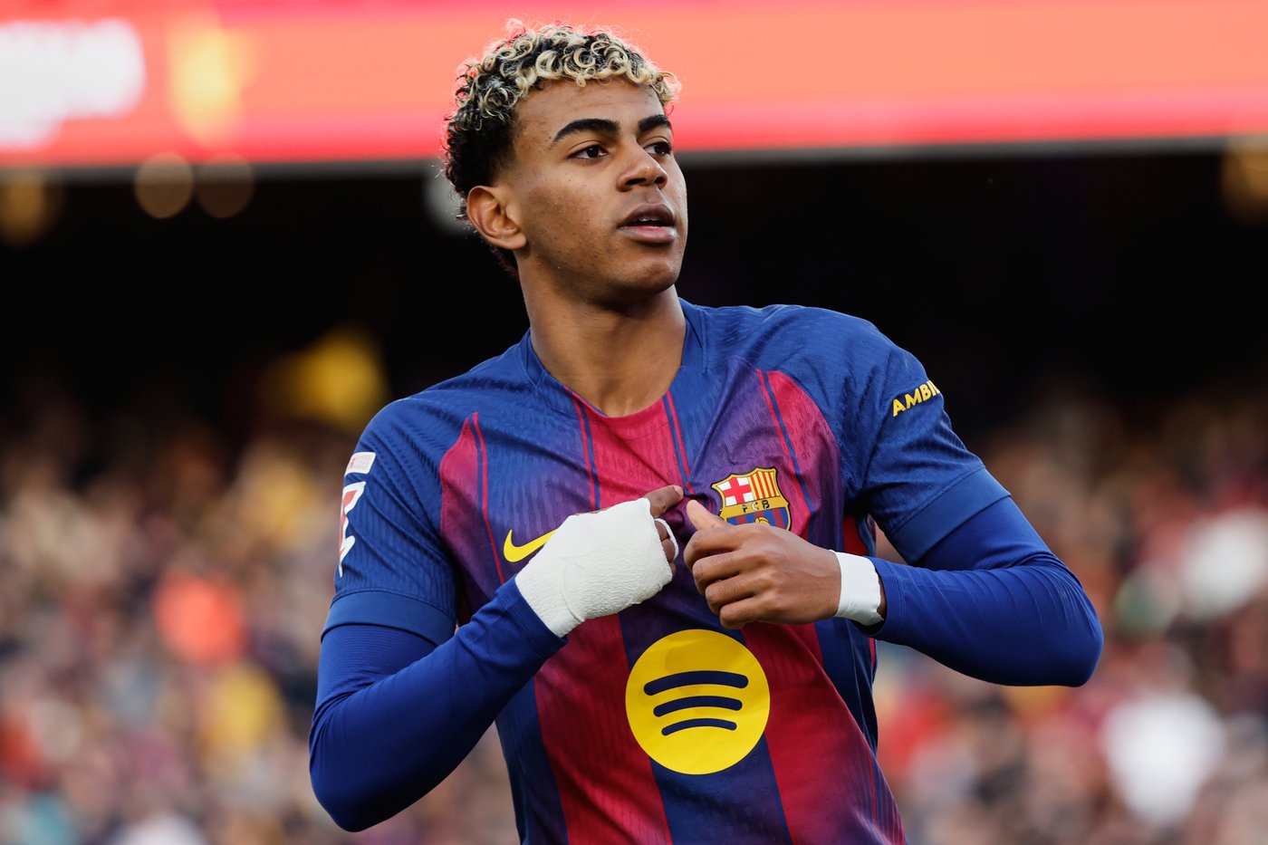 Raphinha sets up 2, Olmo scores double as Barcelona rebounds back from Chelsea defeat | iNFOnews.ca