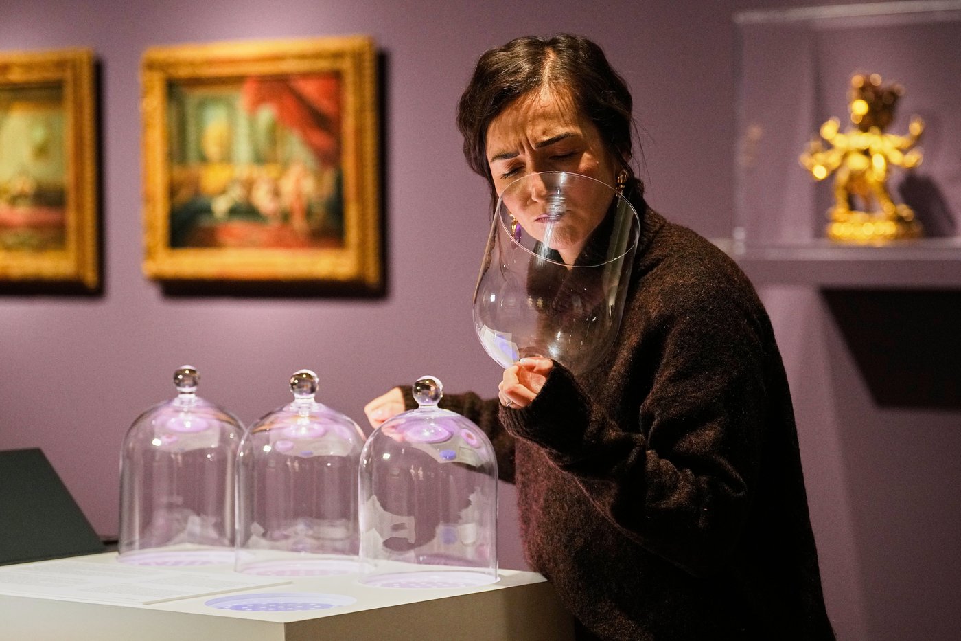 German scents exhibition combines 1,000 years of fragrances with art and history | iNFOnews.ca
