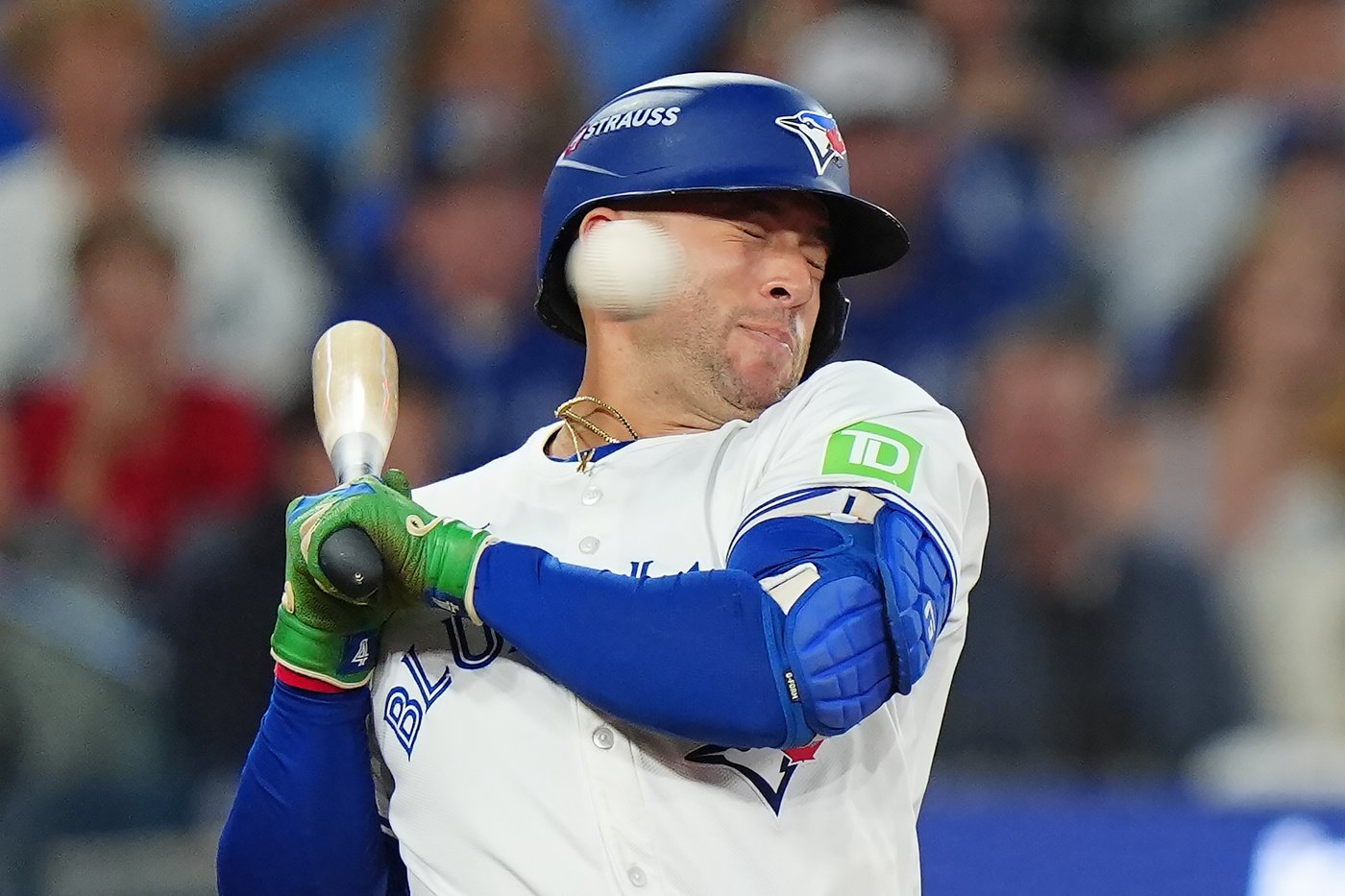 Photo Gallery: Blue Jays force Game 7 in ALCS with 6-2 win | iNFOnews.ca