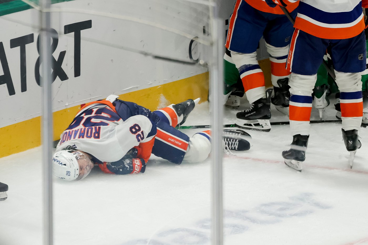 Islanders defenseman Alexander Romanov out 5 to 6 months after shoulder surgery | iNFOnews.ca