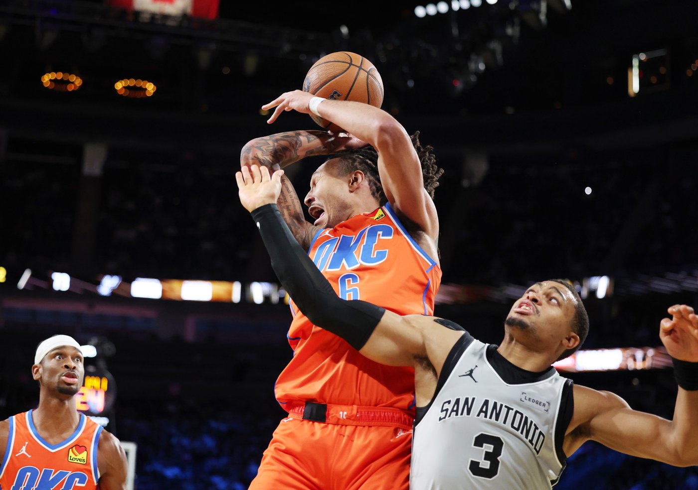 Spurs-Thunder game in Vegas showed a rivalry is here. Now they'll meet twice on Christmas week | iNFOnews.ca