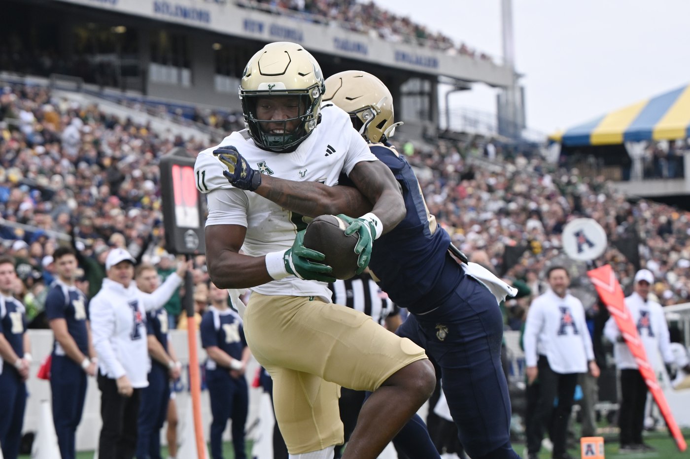 Heidenreich becomes Navy's all-time receiving yards leader as Midshipmen beat No. 25 South Florida | iNFOnews.ca Heidenreich becomes Navy's all-time receiving yards leader as Midshipmen beat No. 25 South Florida | iNFOnews.ca