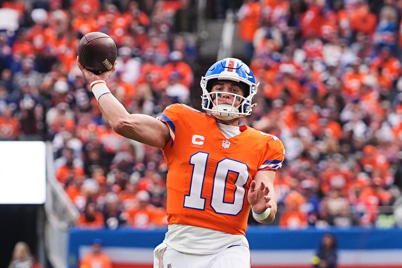 Broncos' blowout win over Cowboys marred by injuries to 2 All-Pros | iNFOnews.ca Broncos' blowout win over Cowboys marred by injuries to 2 All-Pros | iNFOnews.ca