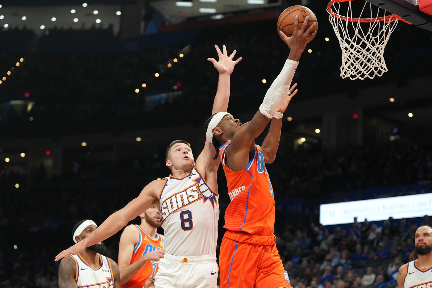 Suns' Grayson Allen ejected after shoving Thunder's Holmgren to the floor in NBA Cup quarterfinal | iNFOnews.ca